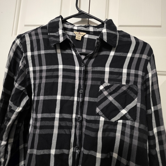 Woolrich Womens Black and White Button-Up Flannel Size Medium - Picture 3 of 8
